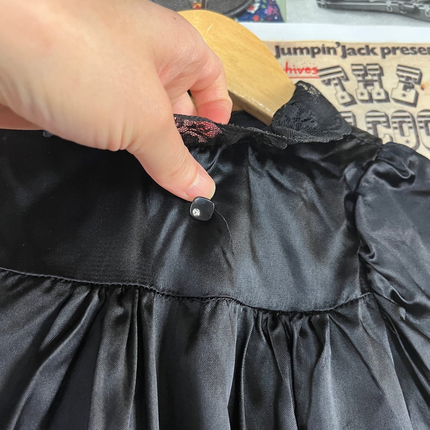 Vintage Baby Girls Kids 70s-80s Solid Plain Black Satin Balloon Sleeve Lace Trim Collared Gothic Dress 12 Months