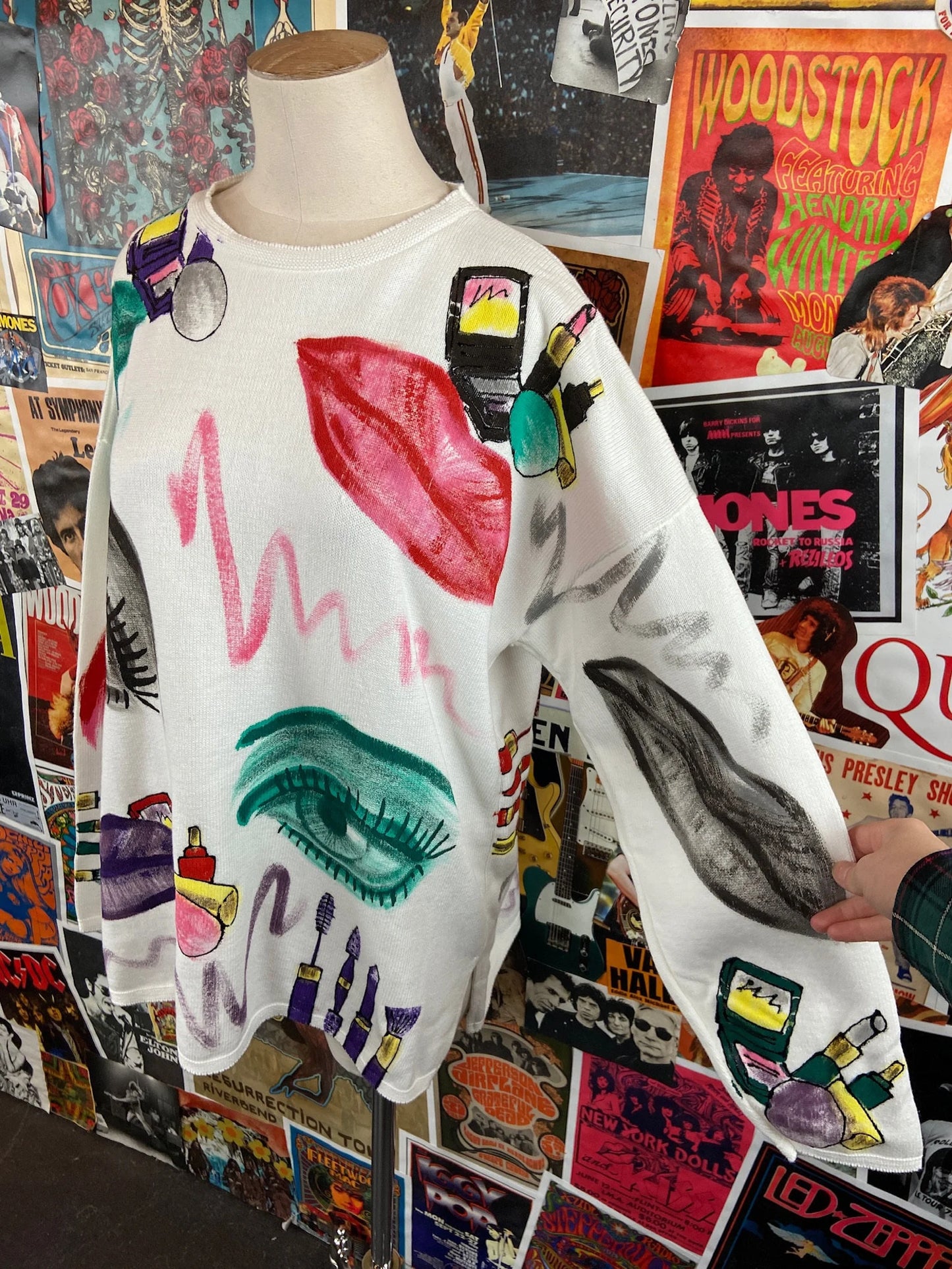 Vintage Women's 90s Cosmetologist Makeup Pop Art Avant-Garde Knit Sweater Top USA
