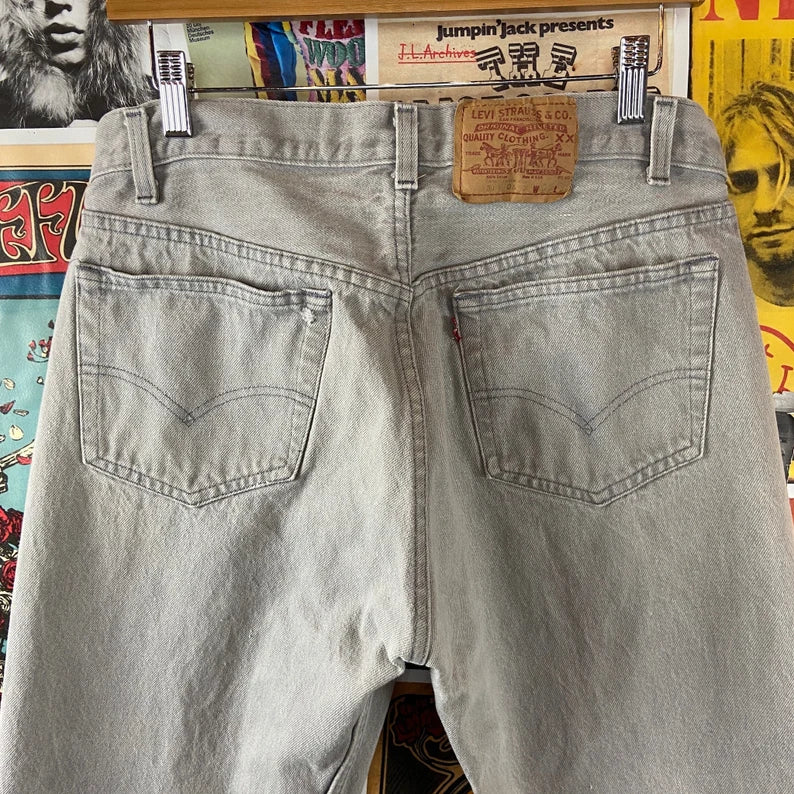 Vintage 80s Gray Stained Faded Levis 501 Button Fly Made in USA Denim Jeans 32x33